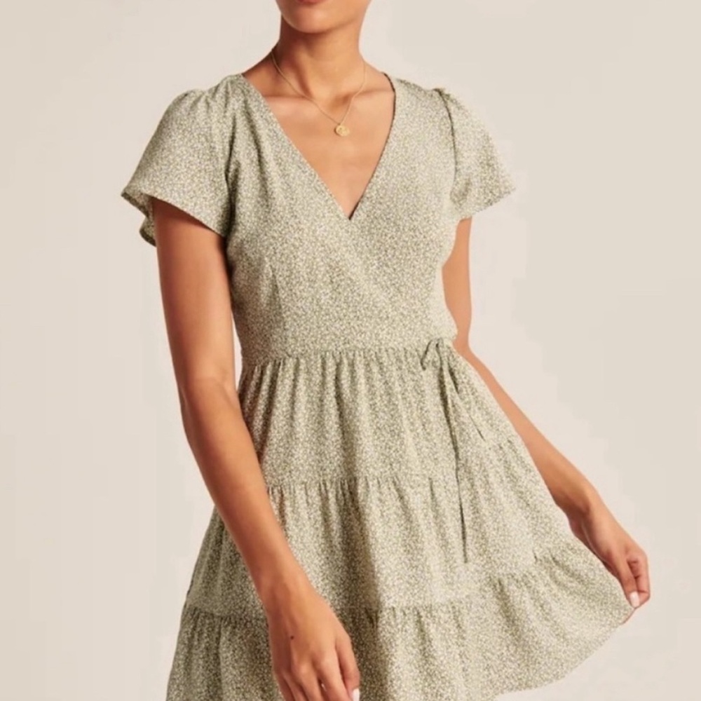 Abercrombie & Fitch Floral Wrap Mini Dress Green and White Size S